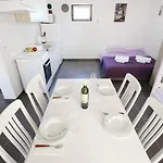 House On The Tin Σπίτι διακοπών Privlaka (Zadar)