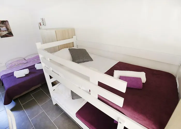 House On The Tin Tatil Evi Privlaka (Zadar)