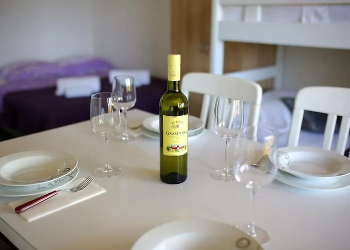 House On The Tin Tatil Evi *